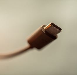 A USB-C port to dominate them all: the European Union approves the proposal for the single charger in mobiles and other devices