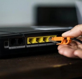 ¿Sabes para qué sirve la entrada USB que se encuentra en la parte trasera del router?