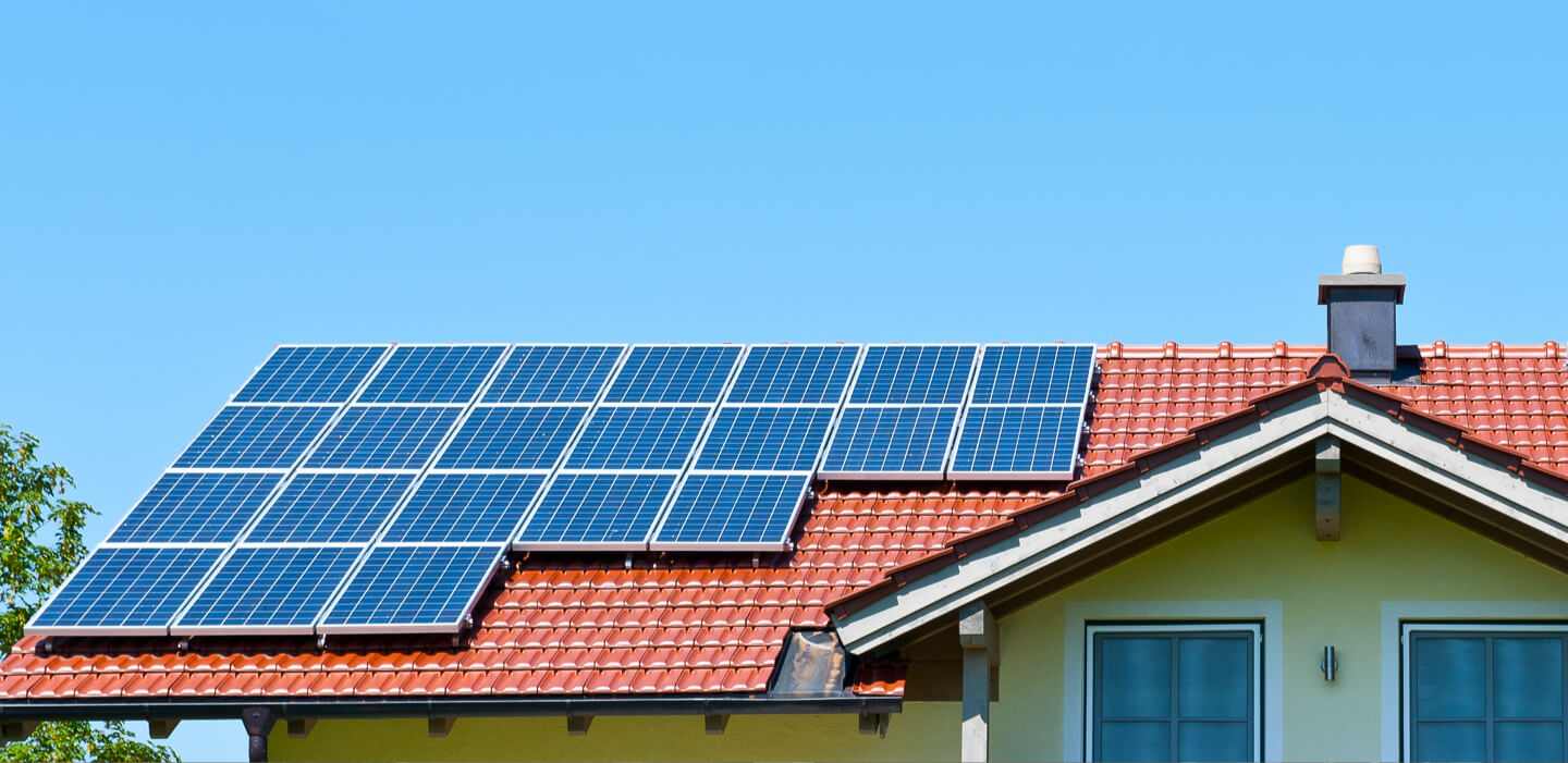 ¿CUÁNTO ME AHORRO INSTALANDO PLACAS SOLARES EN CASA?