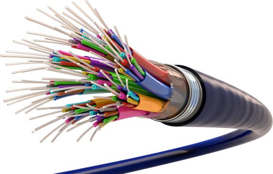 Crean cables de fibra rellenos de aire hasta un 50% más rápidos